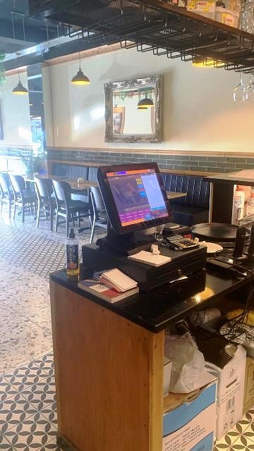 Licenced Cafe Restaurant in North London For Sale for Sale