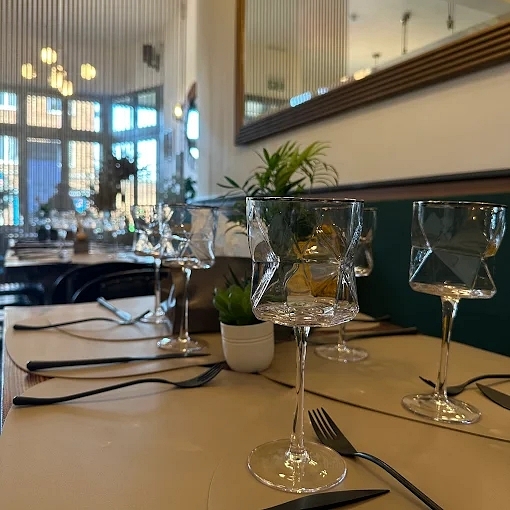 Fine Dining Restaurant and Bar in South London For Sale