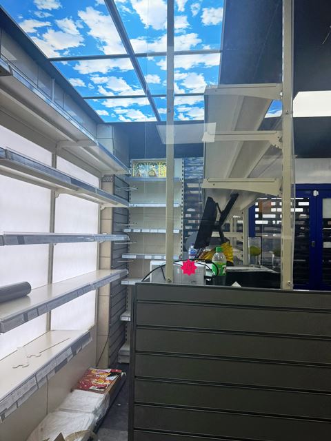 Chicken Shop with adjoining Convenience Store in South London For Sale for Sale