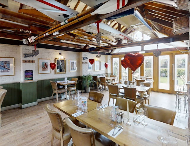 Buy a Attractive Italian Restaurant in Lincolnshire For Sale