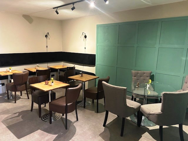 Sell a Ready to Open Café in West London For Sale