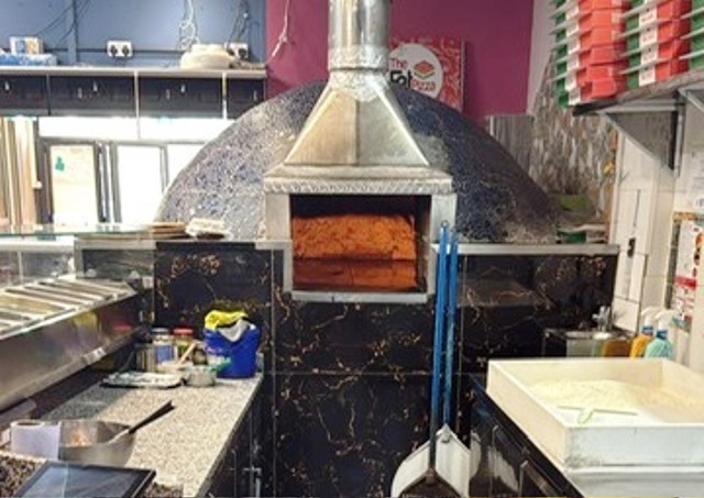 Chicken and Pizza Shop in North London For Sale for Sale