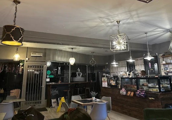 Café in Surrey For Sale
