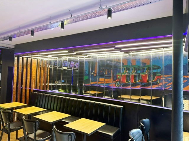 Fast Food Chicken and Burger Restaurant in North London For Sale for Sale