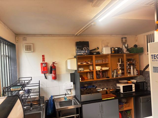 Sell a Immaculate Sandwich Bar in Buckinghamshire For Sale