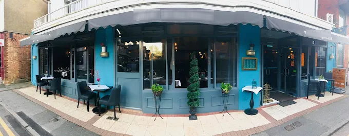 Turkish Restaurant and Cocktail Bar in Hertfordshire For Sale