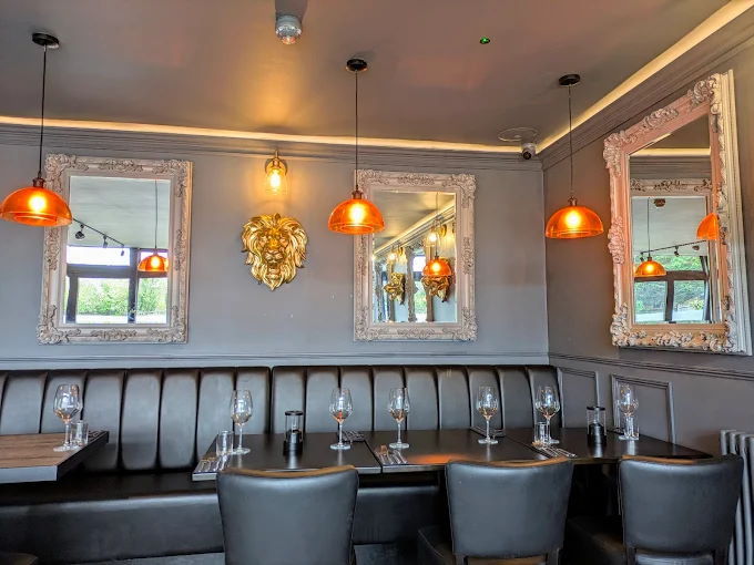 Sell a Attractive Restaurant and Bar in Surrey For Sale