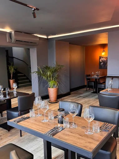 Attractive Restaurant and Bar in Surrey For Sale for Sale