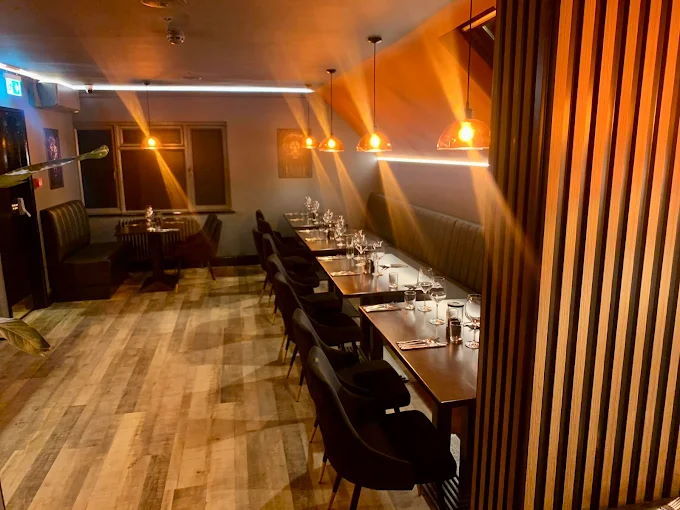 Attractive Restaurant and Bar in Surrey For Sale for Sale
