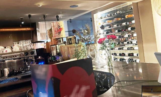 Buy a Most Attractive Grill and Pizza Restaurant in Essex For Sale