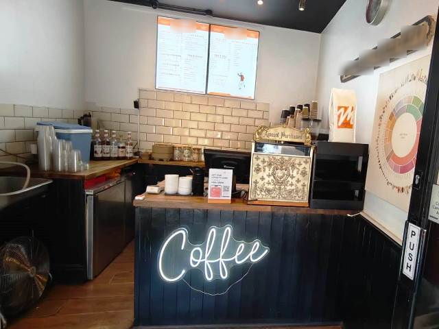 Buy a Coffee and Tea Kiosk in West London For Sale