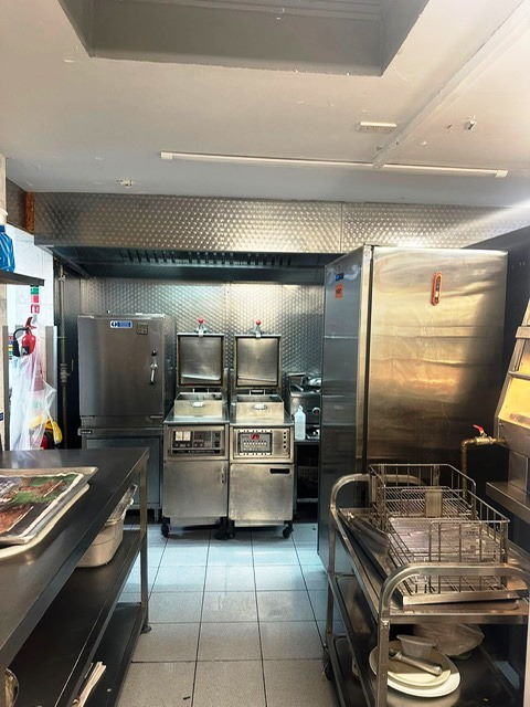 Fast Food Chicken Shop in South London For Sale