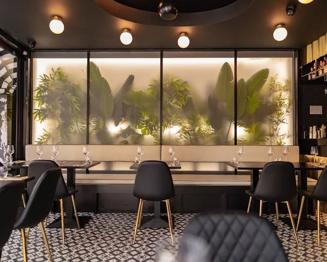 Schnitzel Restaurant and Uber Eats Hub in North London For Sale