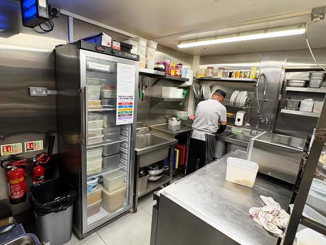 South London Indian Takeaways interior
