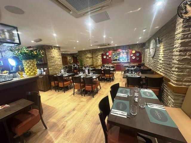 Immaculate Italian Restaurant in North London For Sale