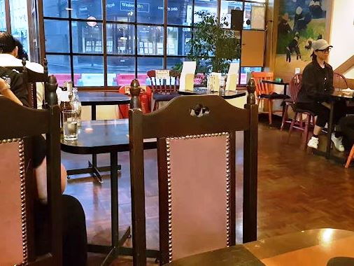 Licensed Thai Restaurant in West London For Sale