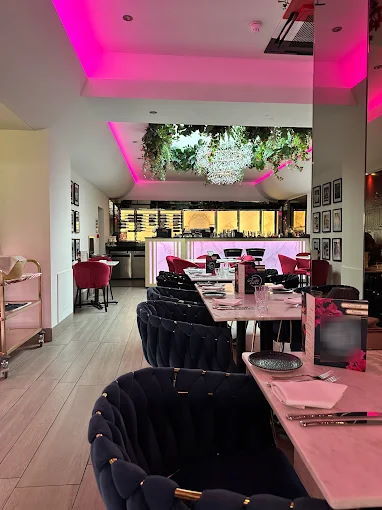 Licensed Italian Restaurant in South London For Sale